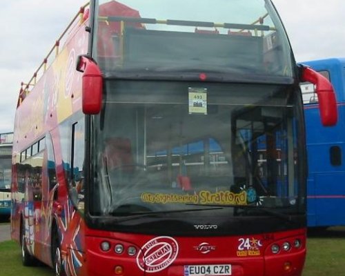 В Крыму начали курсировать двухэтажные автобусы