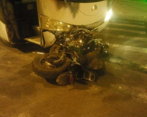 В Симферополе мотоциклист в результате ДТП с автобусом впал в кому
