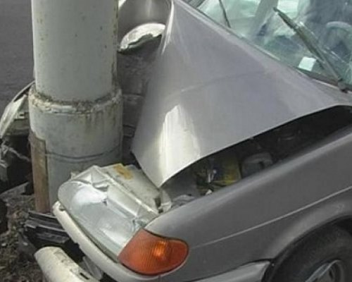 В Симферополе пьяный водитель врезался в столб