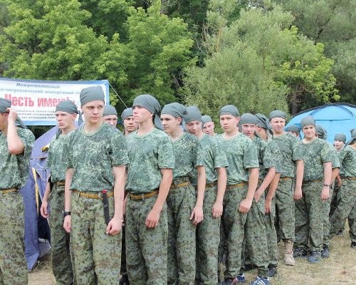 В Крыму организуют образцовый военно-патриотический лагерь для детей