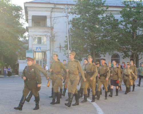 Сегодня в Севастополе продолжается марш-парад военно-исторических клубов