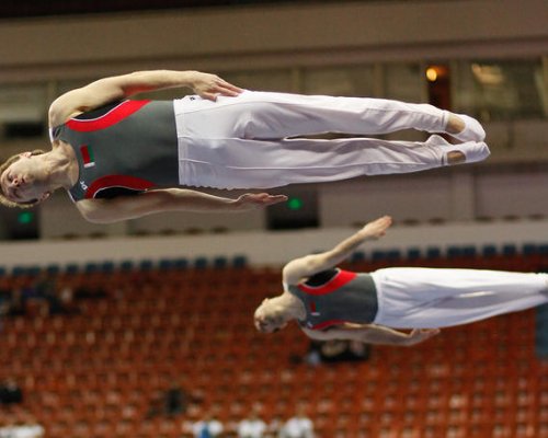 В Симферополе состоялись соревнования по акробатическим прыжкам