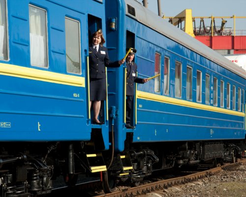 Украина планирует  вновь пустить поезда в Крым 