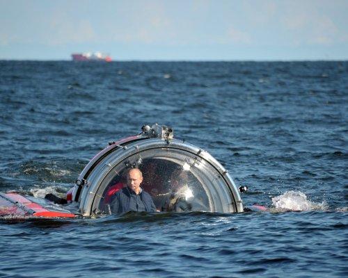 Путин и Медведев погрузятся в Черное море за сокровищами Византии