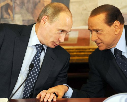 Путин и Берлускони планируют продолжить осмотр достопримечательностей Крымского полуострова